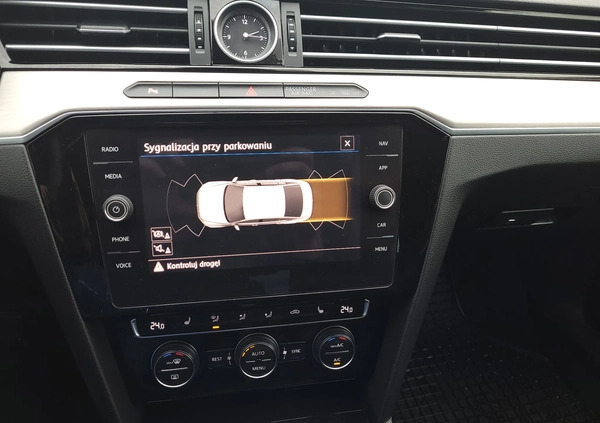 Volkswagen Passat cena 78359 przebieg: 253000, rok produkcji 2018 z Nekla małe 631